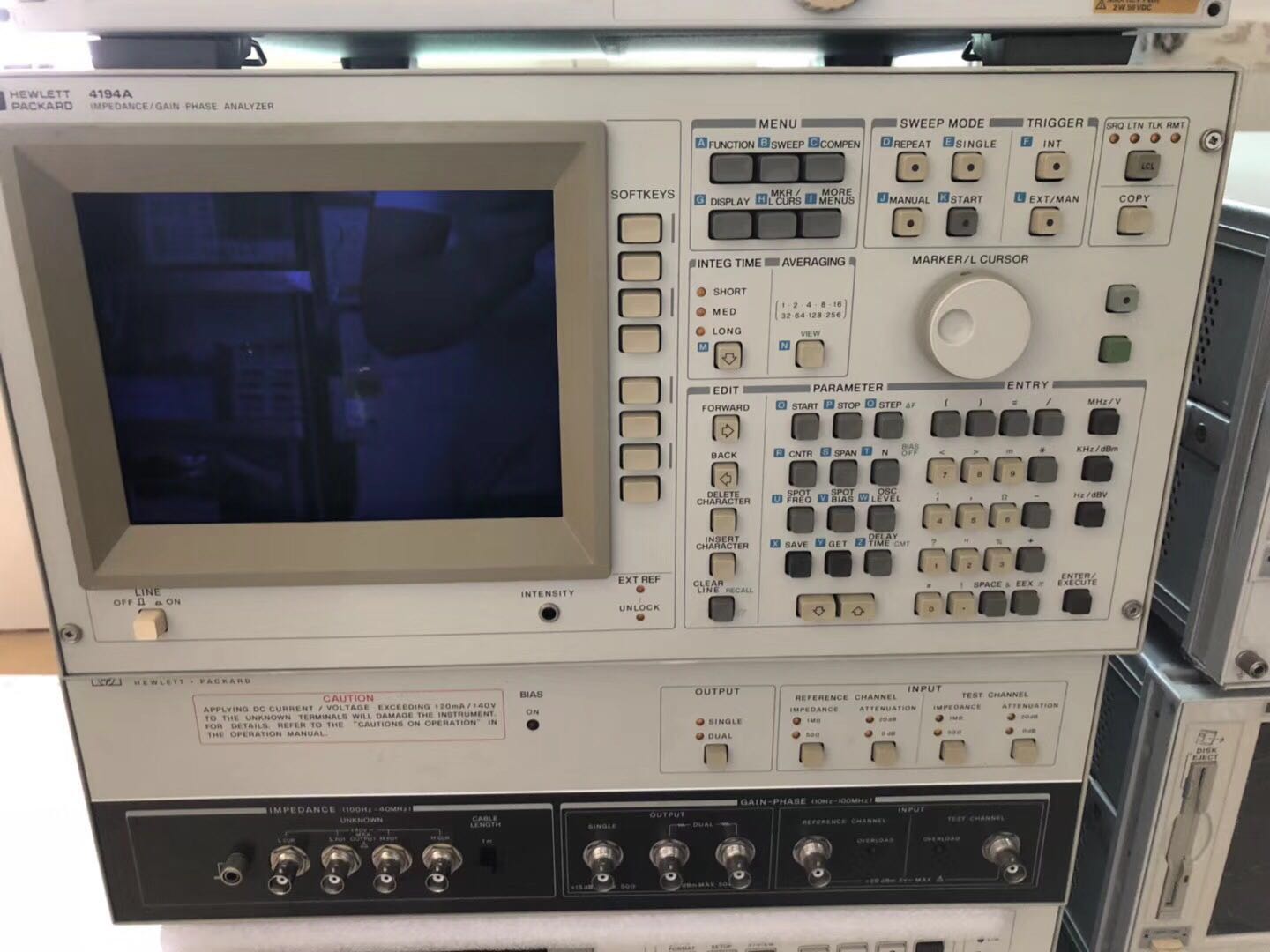 HP 8595E spectrum analyzer